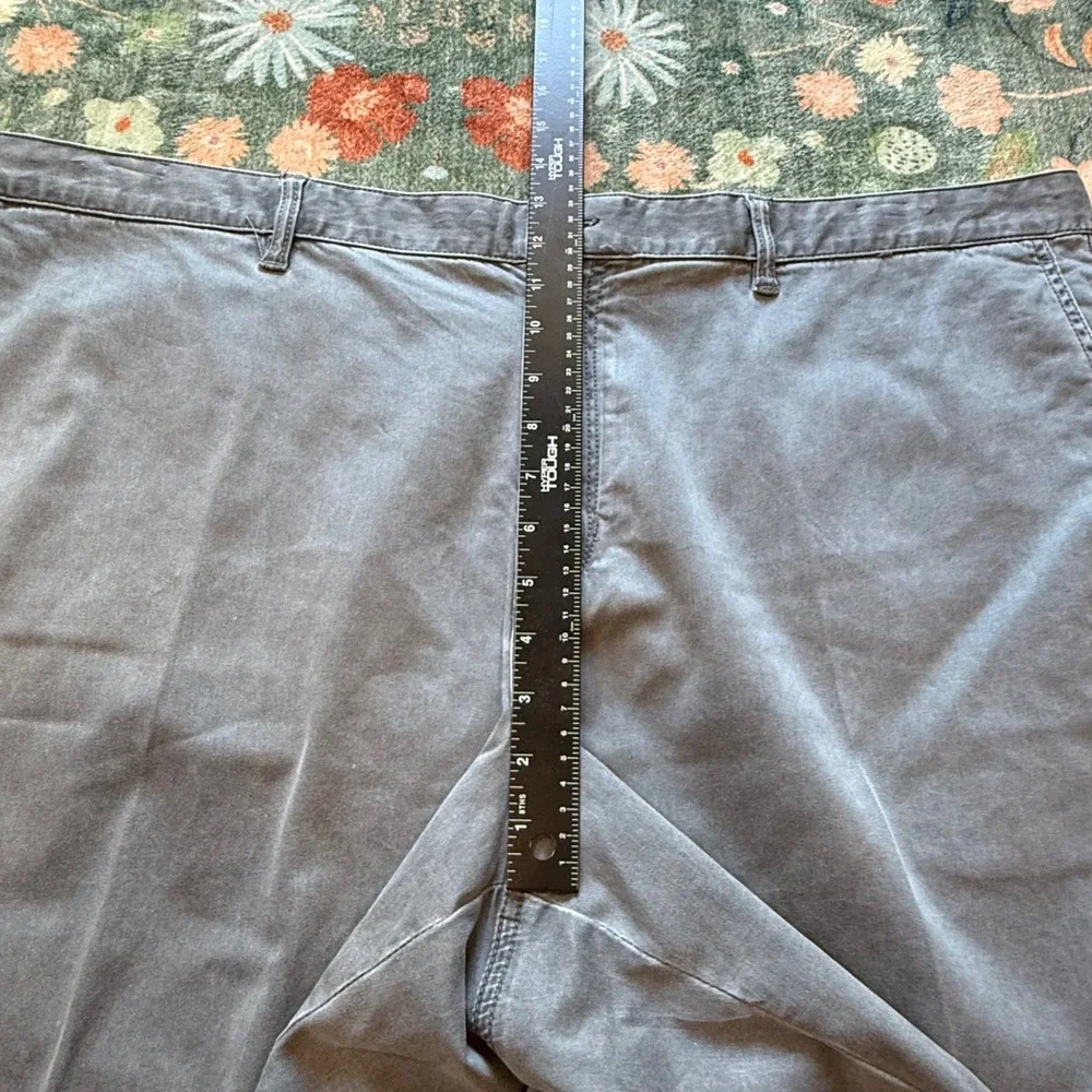 Tommy‎ Bahama Boracay Shorts Mens 46 Gray Cotton Tencel Stretch Flat Front Chino